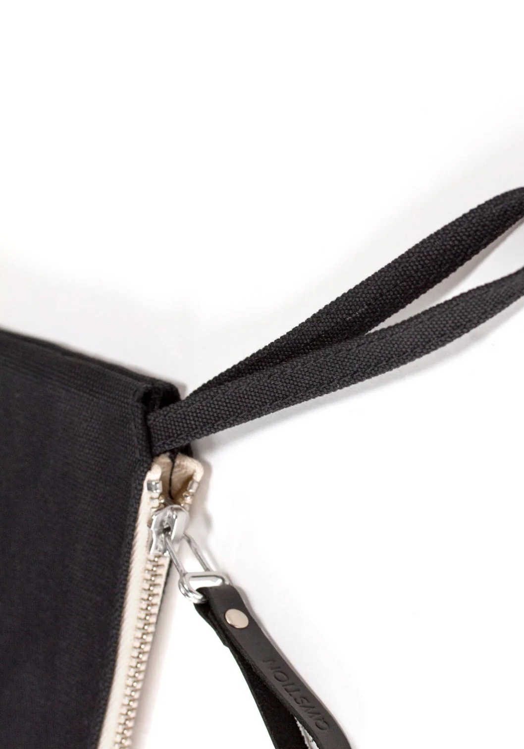 Qwstion Zip Pouch Bananatex Medium All Black