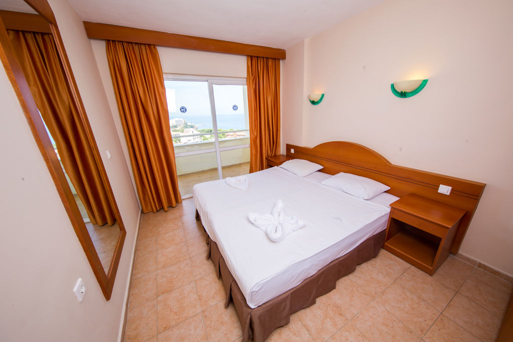 Fly & Go Tuntas Family Suites Logies - Appartement