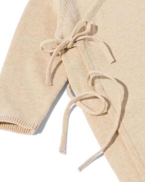 Grenouillère cache-cœur en maille fine pour bébé sable