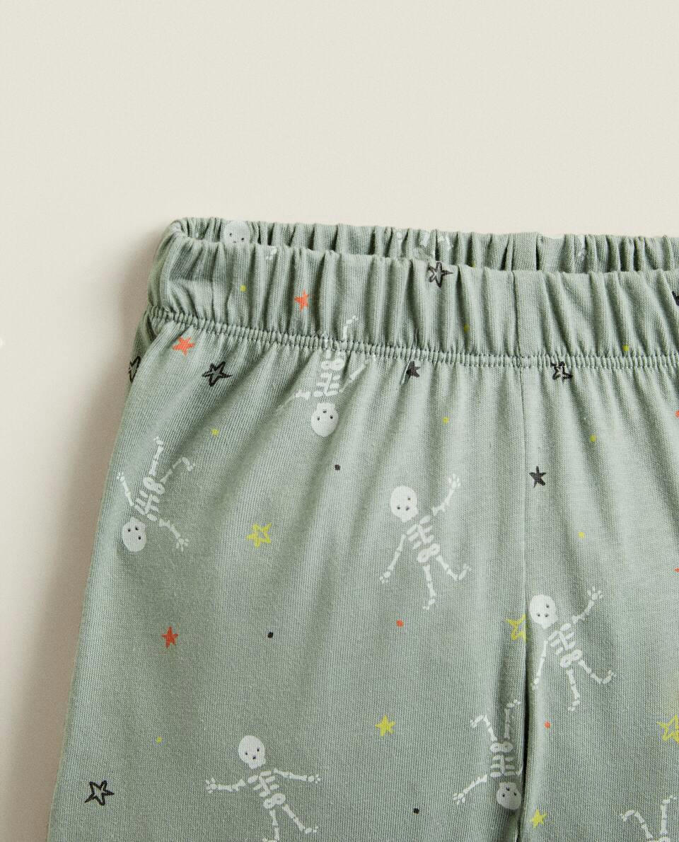 Pijama infantil de esqueleto para o Halloween