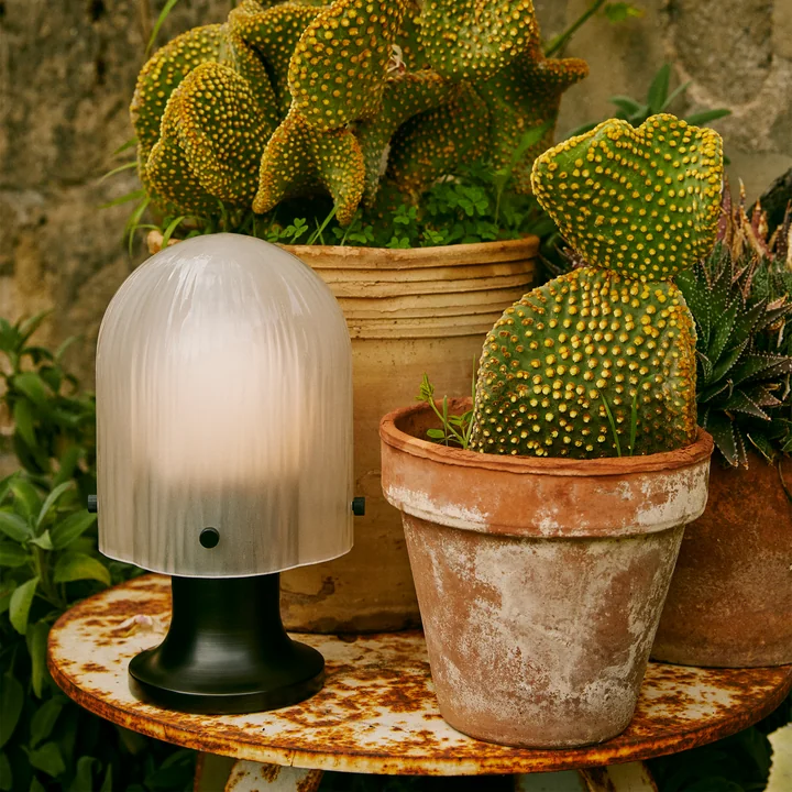 Gubi - Seine Tischleuchte Outdoor, Messing antik / frosted Glas