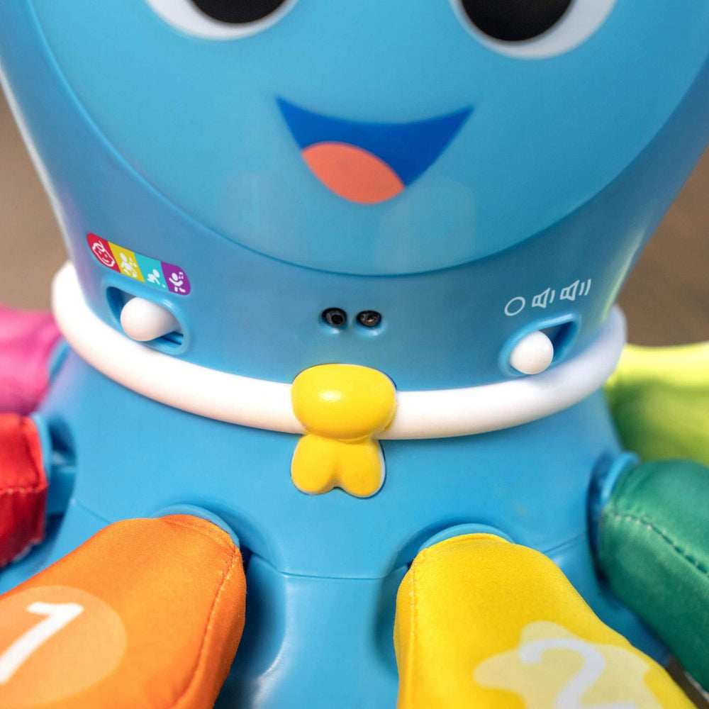 Køb Baby Einstein 4-In-1 Crawl & Chase Pal, Go Opus Go™