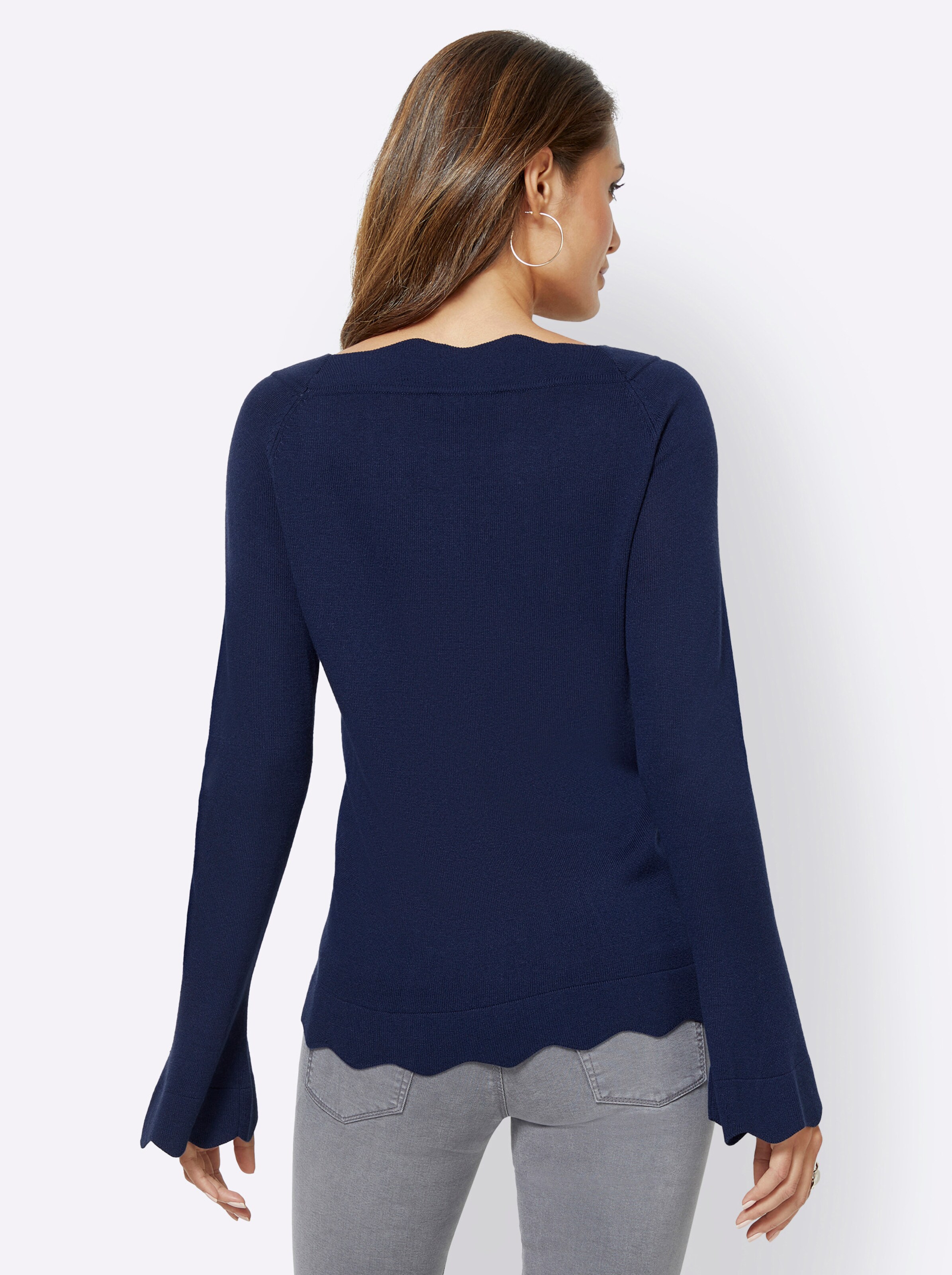 Strickpullover in marine