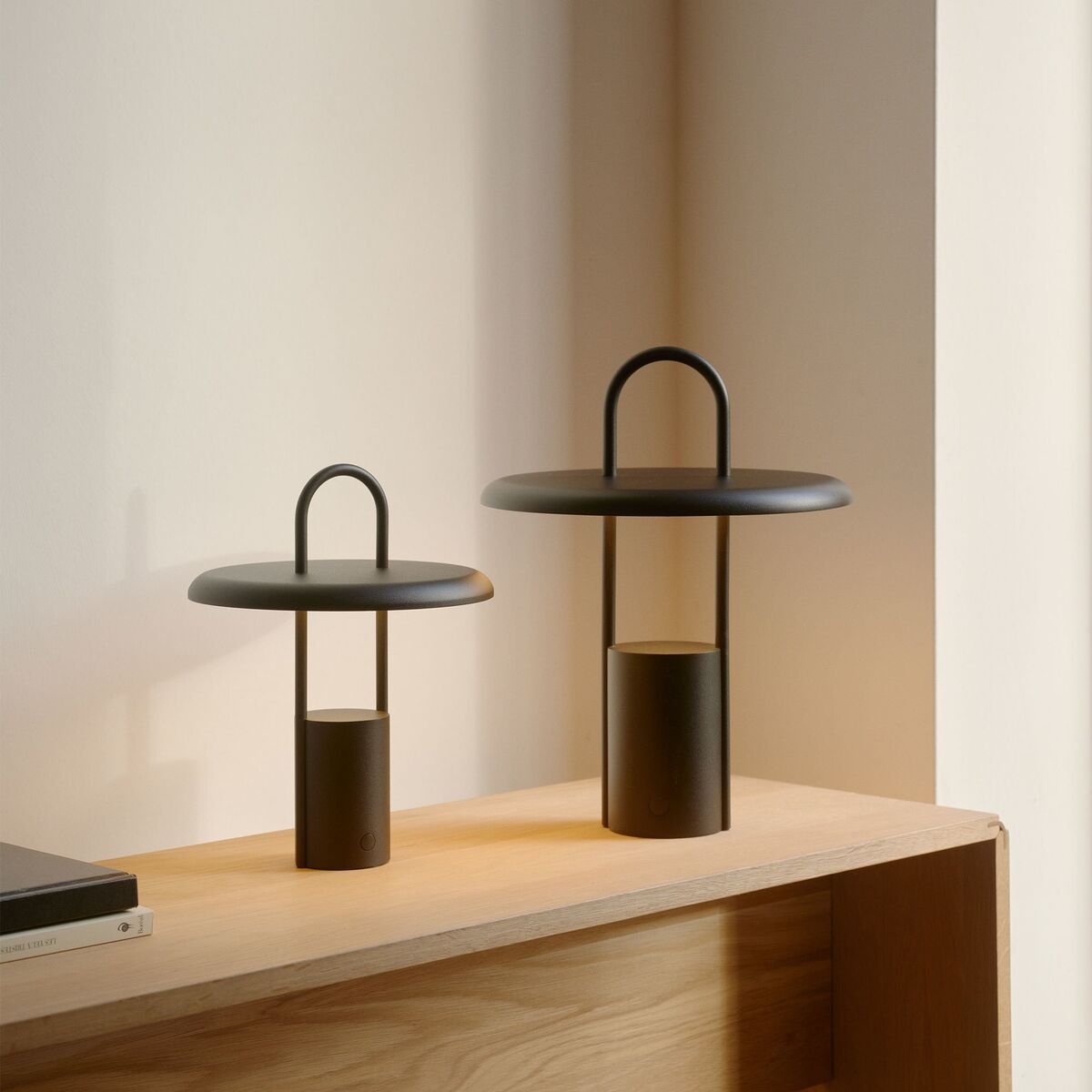 Pier bærbar LED-lampe 33,5 cm, svart