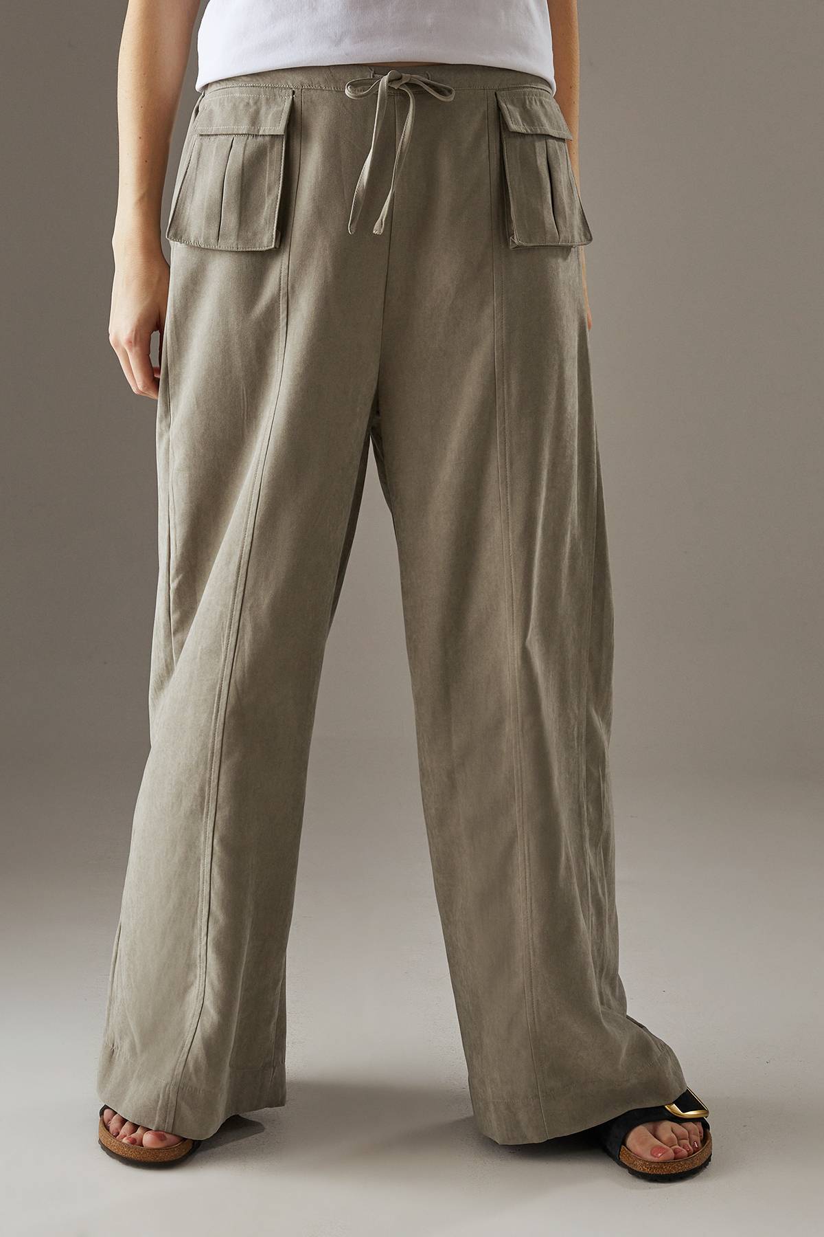 Warehouse Pantalon Large à Poches Utilitaires en Satin Pêche