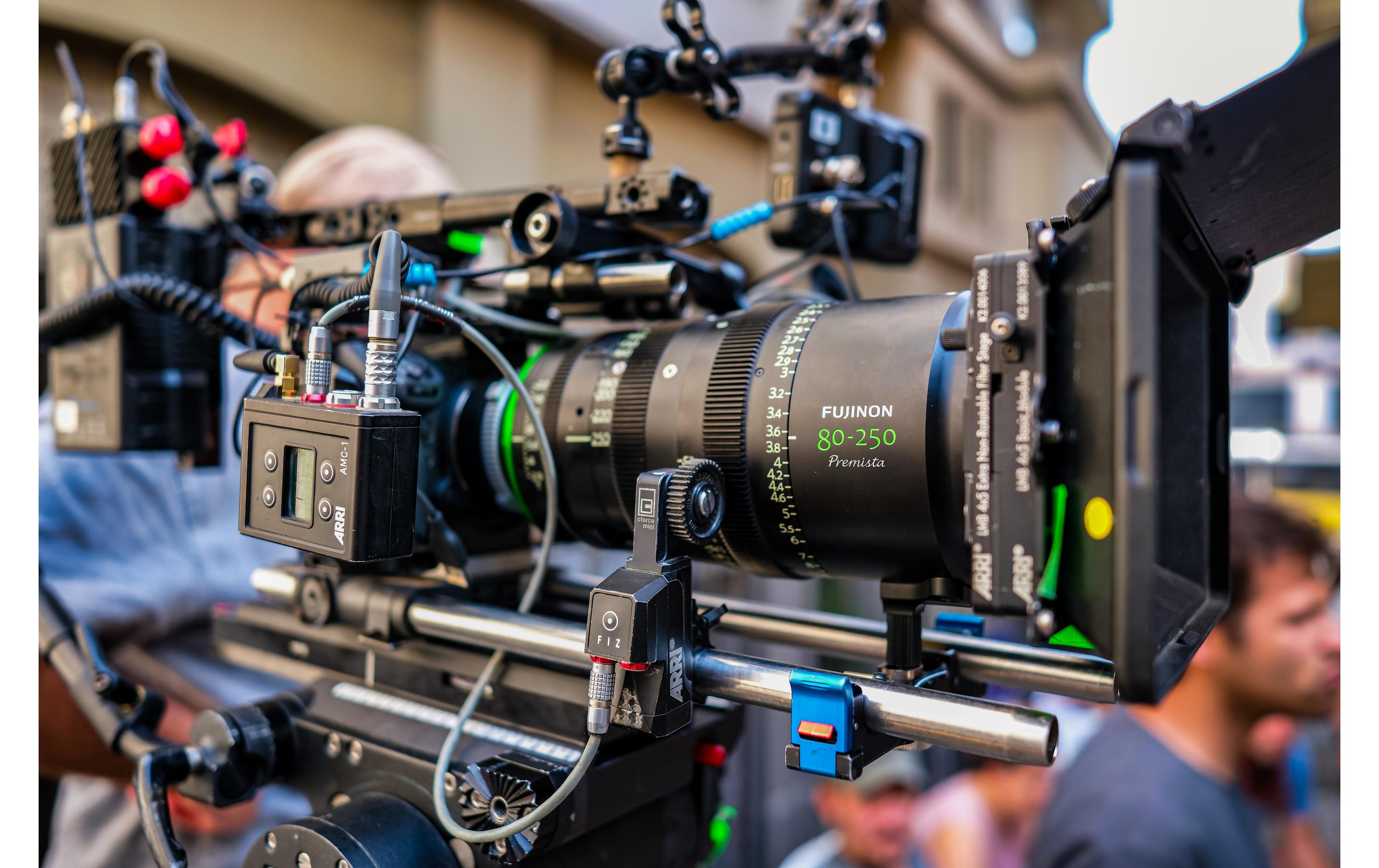 Fotokamera GFX 100 II<br>Flaggschiffmodell mit dem neu entwickelten 102-MP-Hochgeschwindigkeitssensor GFX 102 Mpx CMOS II HS und dem X-Prozessor 5