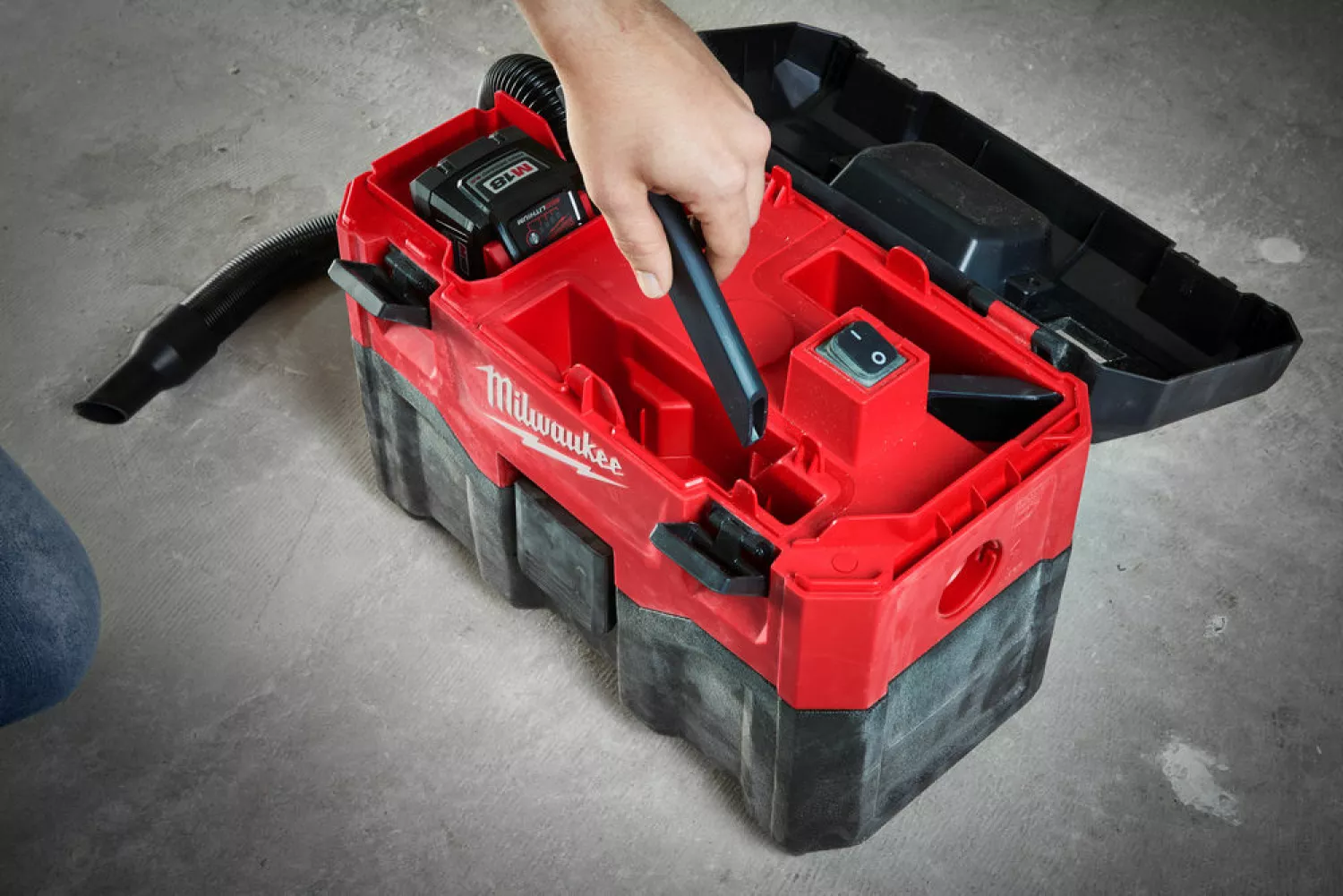 Milwaukee M18 VC2-0 18V Li-Ion accu nat- en droogzuiger / stofzuiger body - 7,5 liter