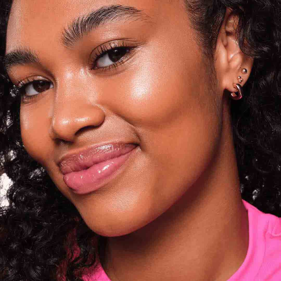 ESSENCE  Stick iluminador BABY GOT HOLO GLOW