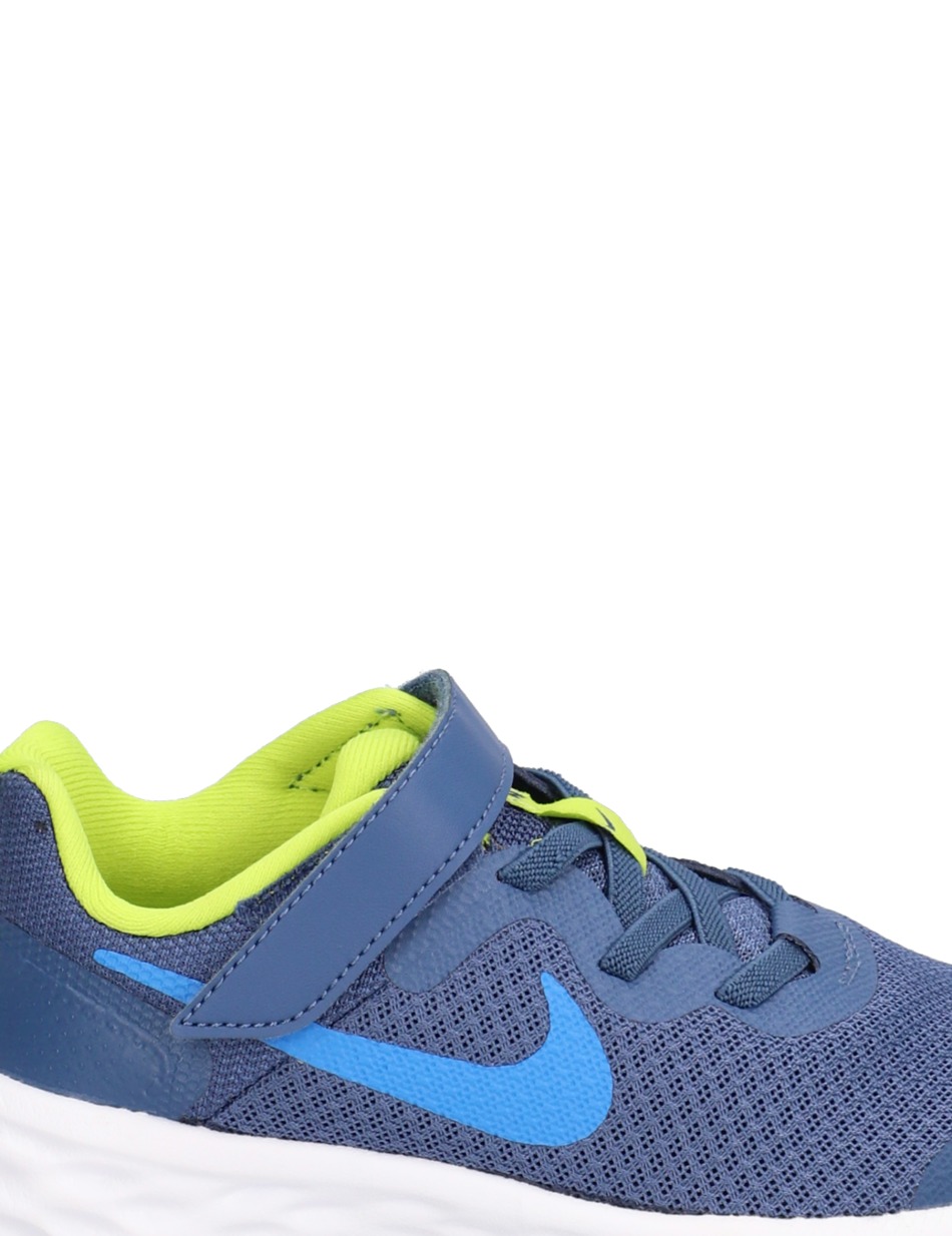 Nike Revolution 6