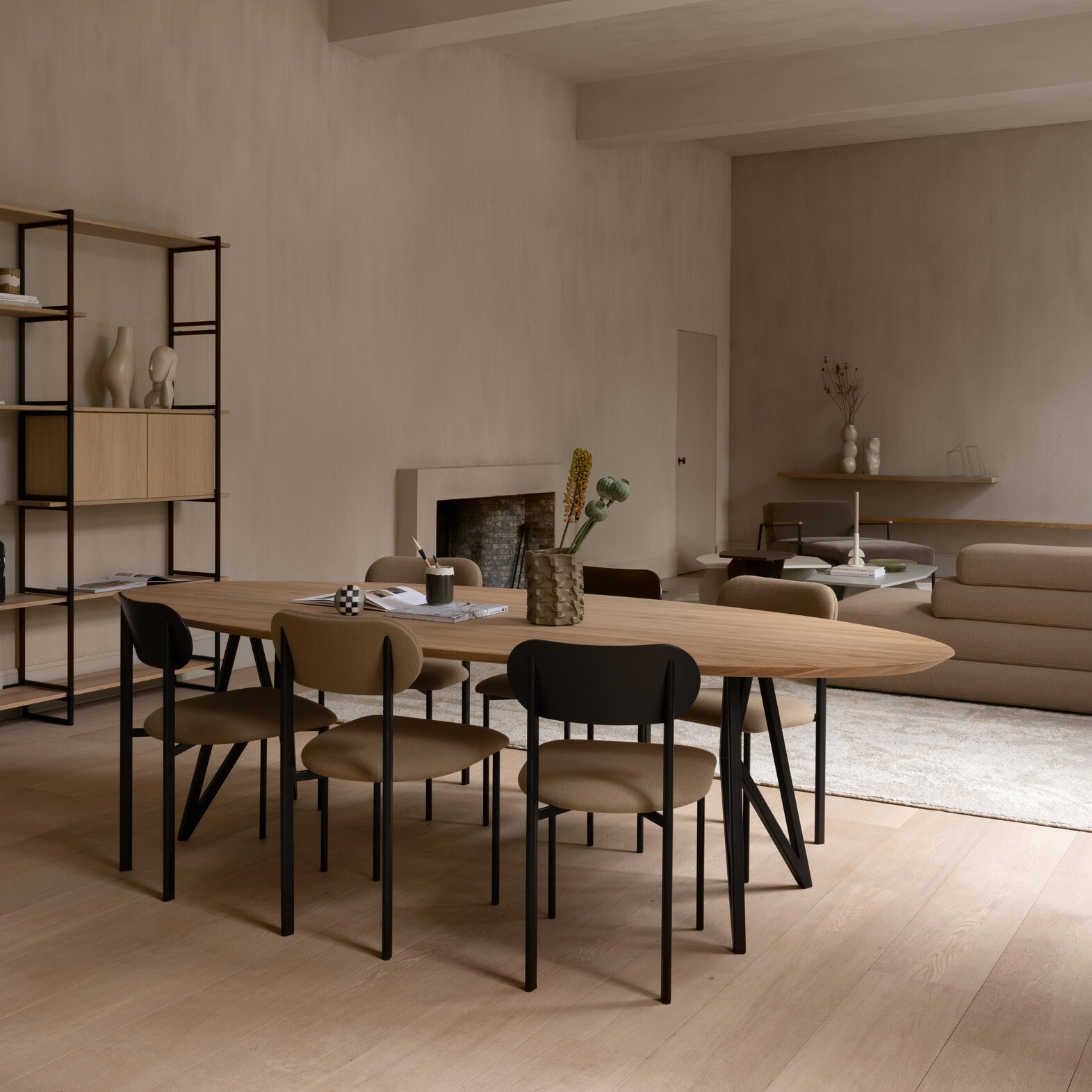 Studio HENK tafel New Co Ovaal, zwart frame - Smart Collectie 200 x 120 cm | Eikenhout | Verjongde rand | Frame Zwart