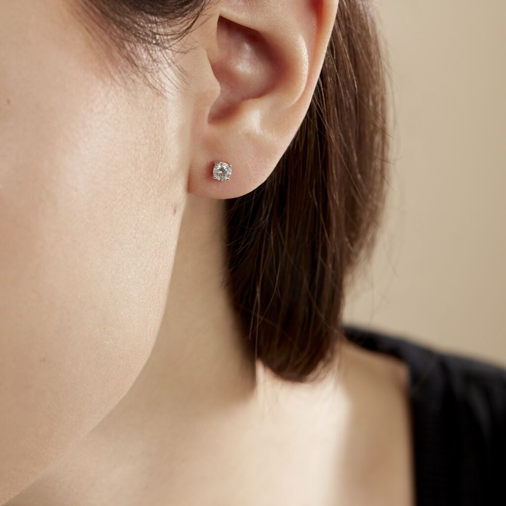 Boucles D'oreilles Puces 4 Griffes Or Blanc Diamant Synthetique