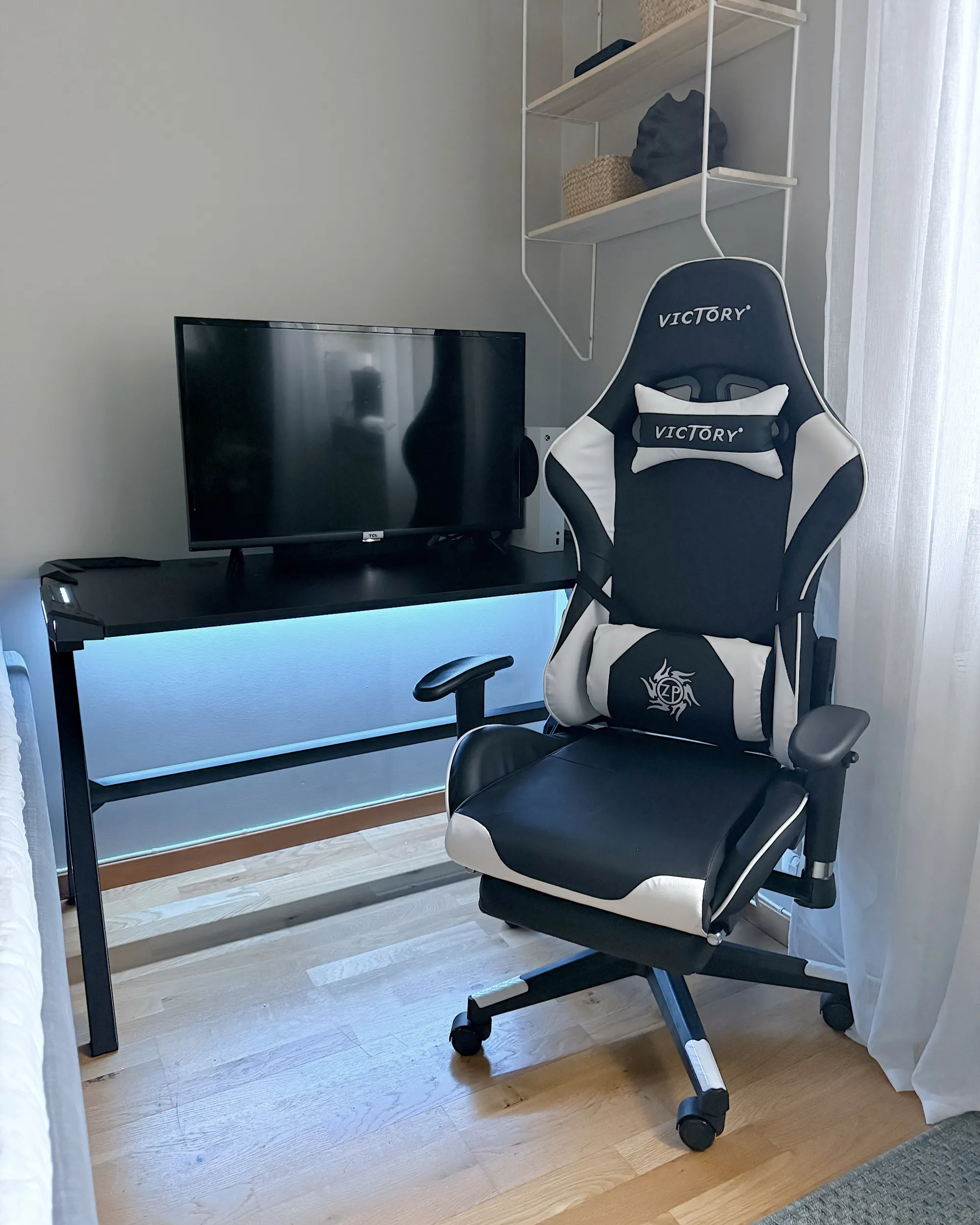 Game bureau DANVERS Zwart 120 cm 60 cm RGB LED