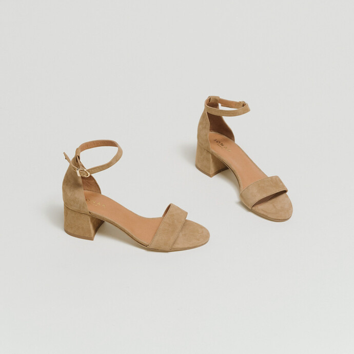 Sandales à talons carrés  en velours camel
