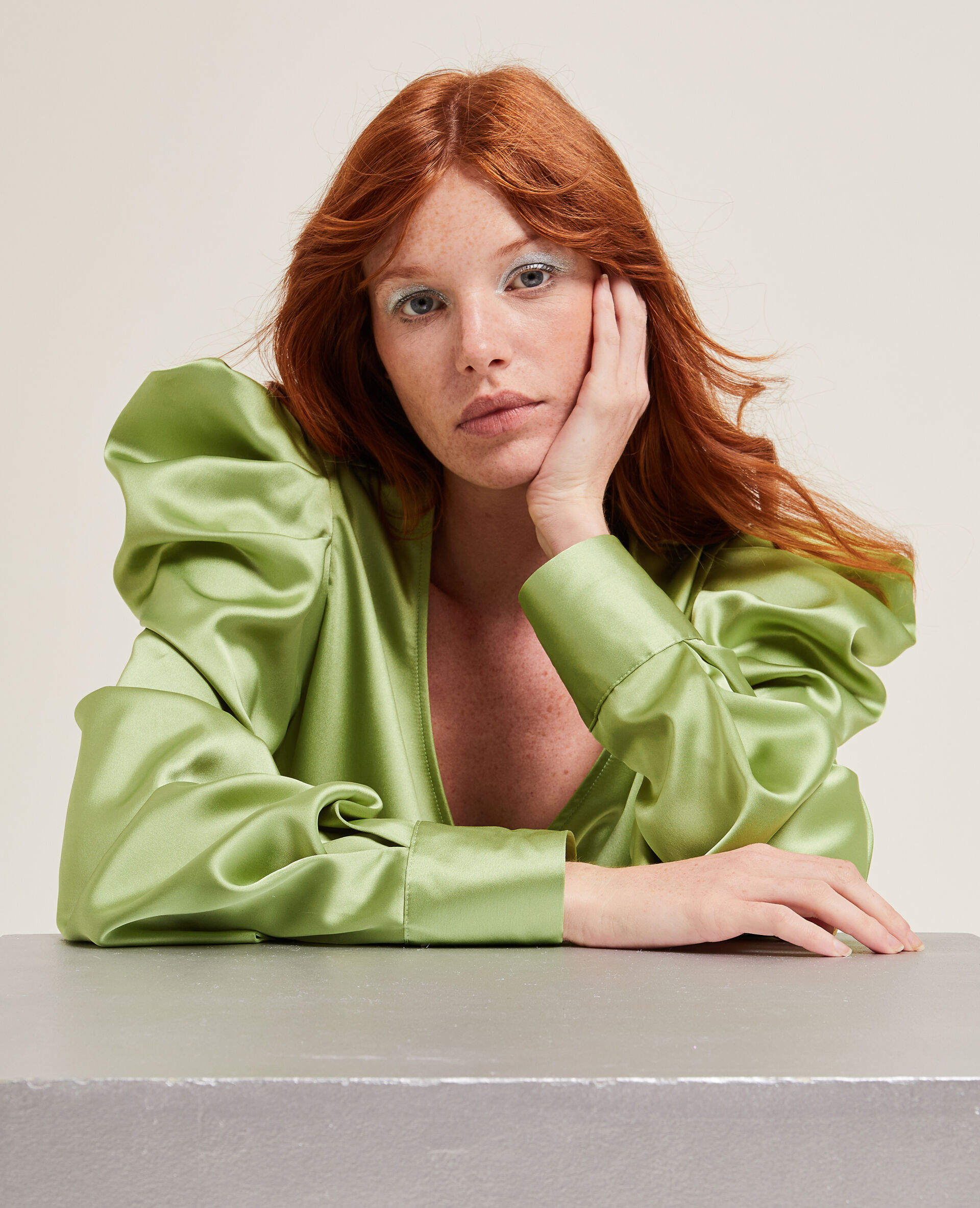 Blouse cache-cœur en satin - Vert