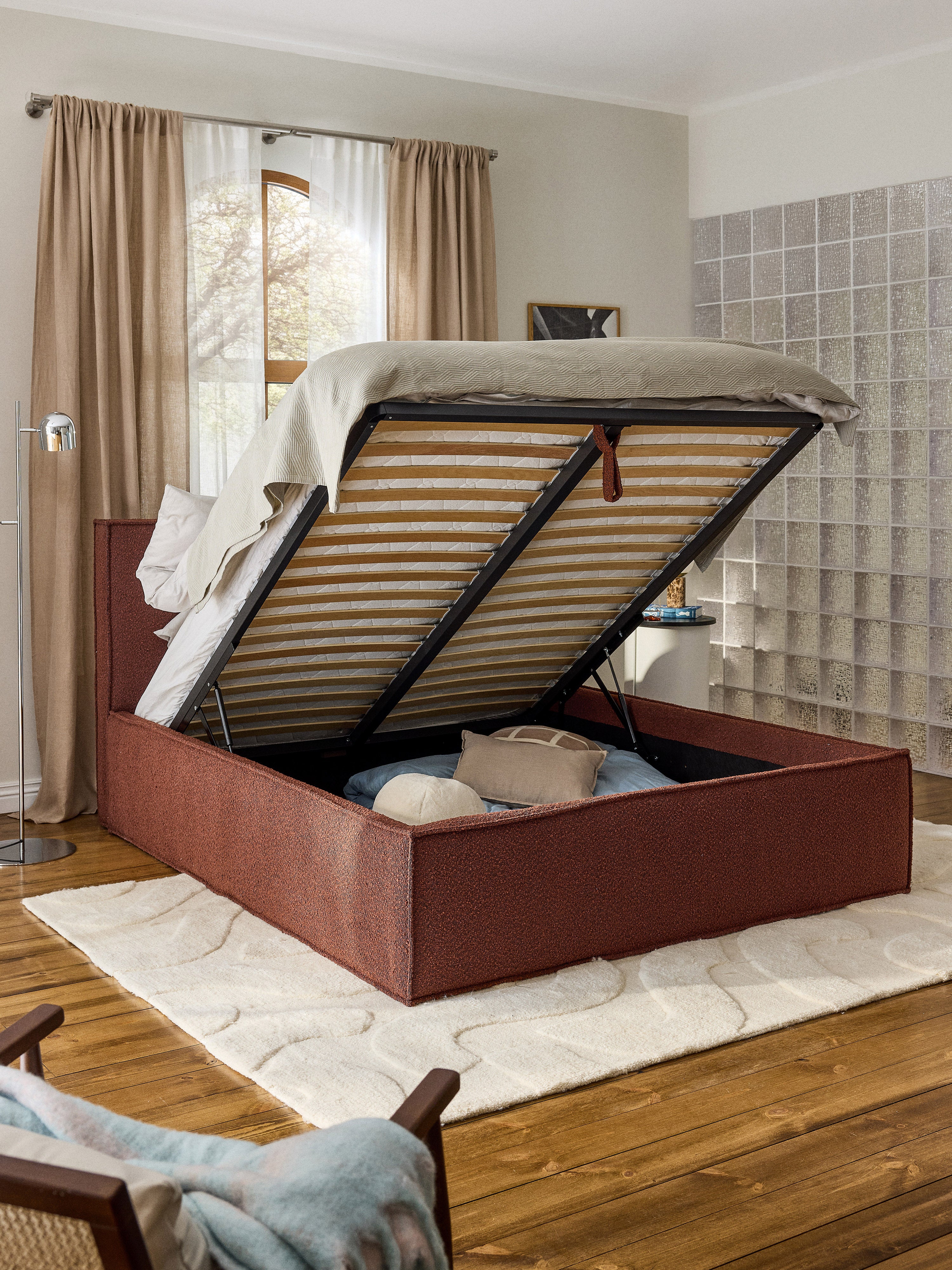Bouclé gestoffeerd bed Dream met opbergruimte