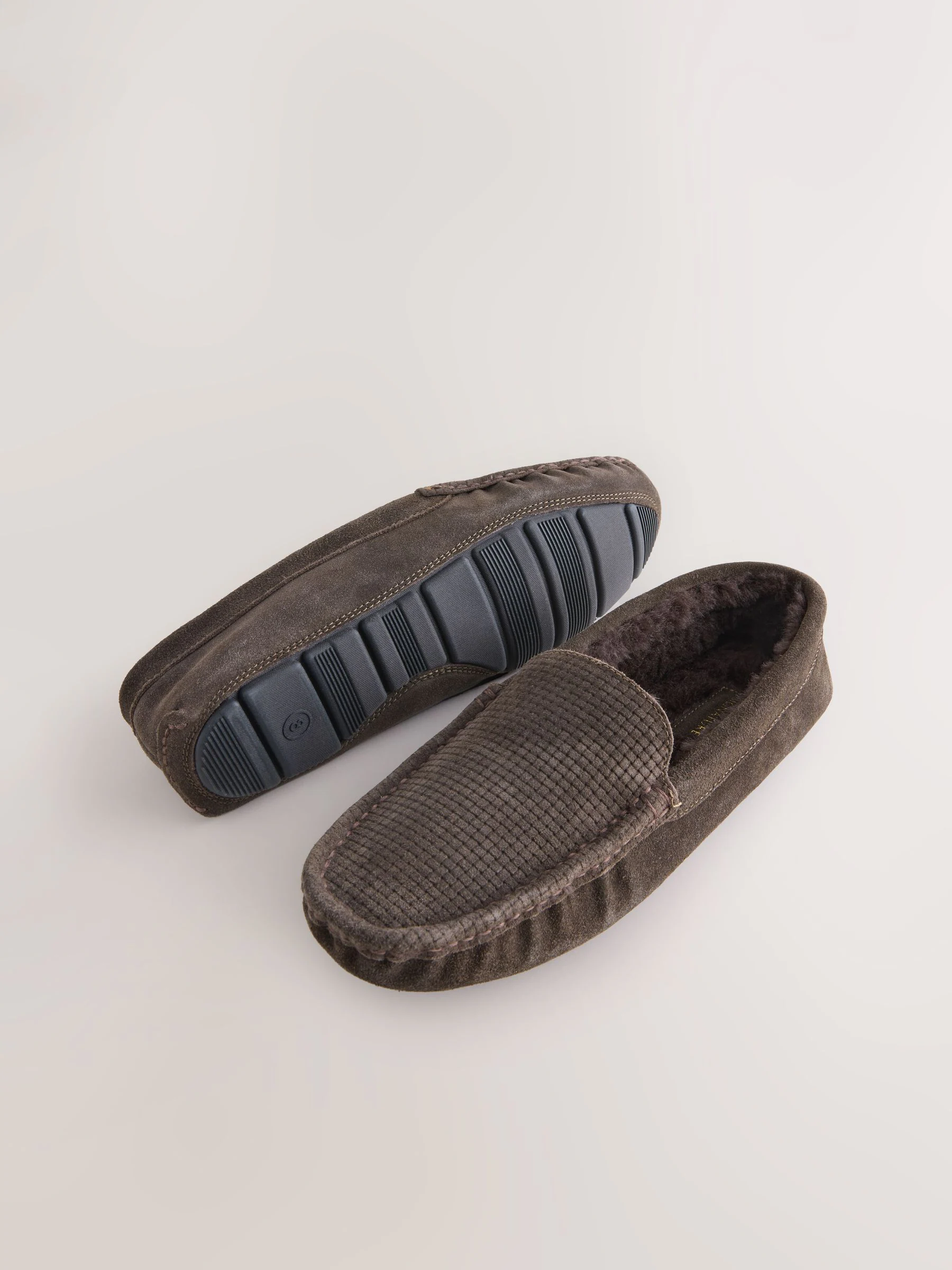 Bruin - Suède mocassinpantoffels met voering van imitatiebont