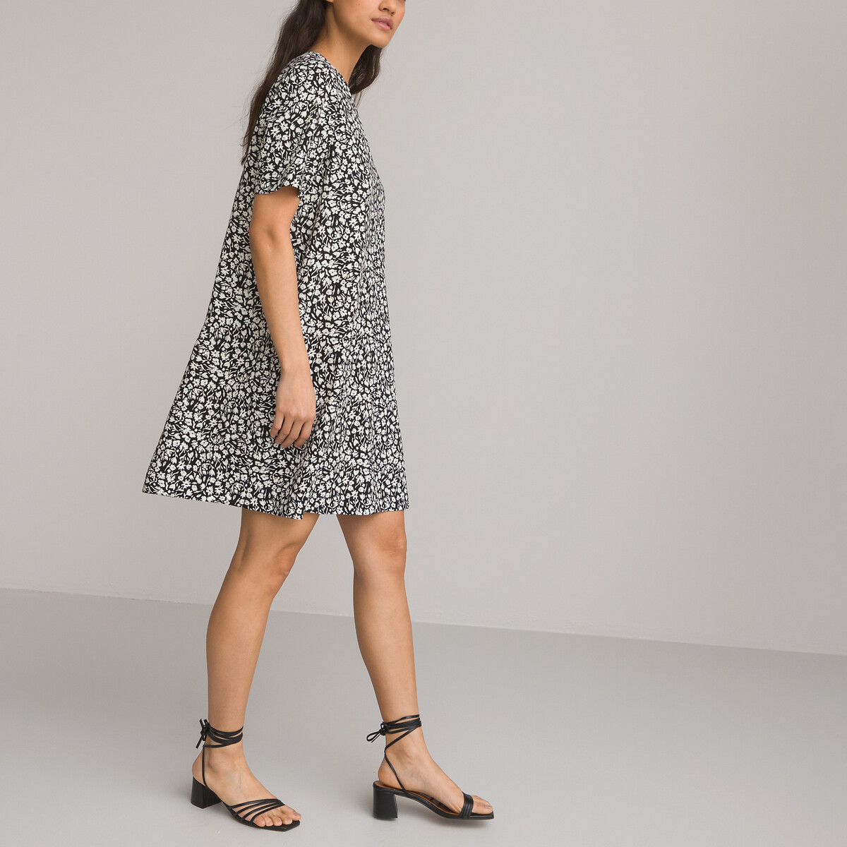 COLEÇÕES LA REDOUTE<br>Vestido curto e evasê com estampa floral