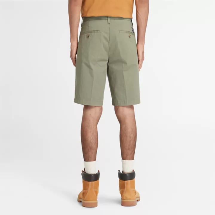 Short chino en sergé extensible pour homme en vert clair