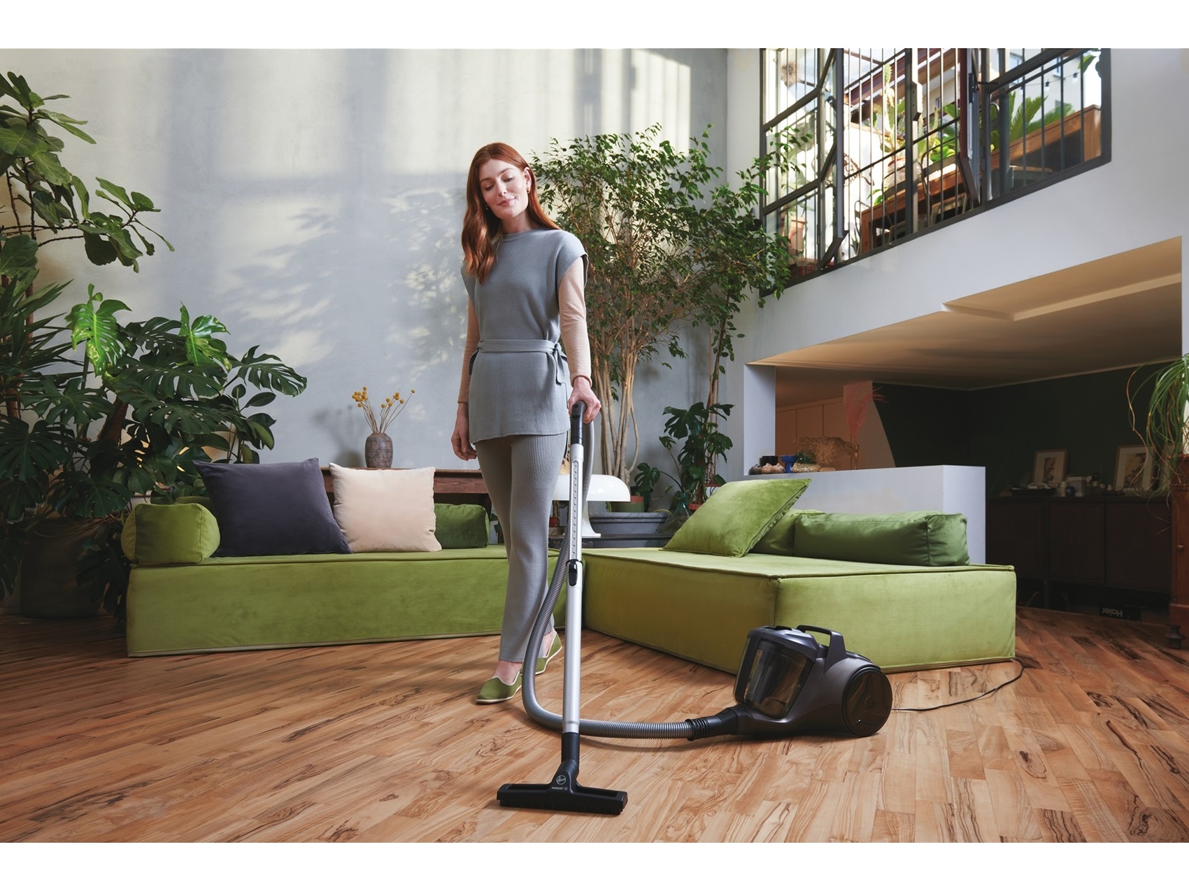 ASPIRADOR SEM SACO HOOVER HP120PET 011 700W