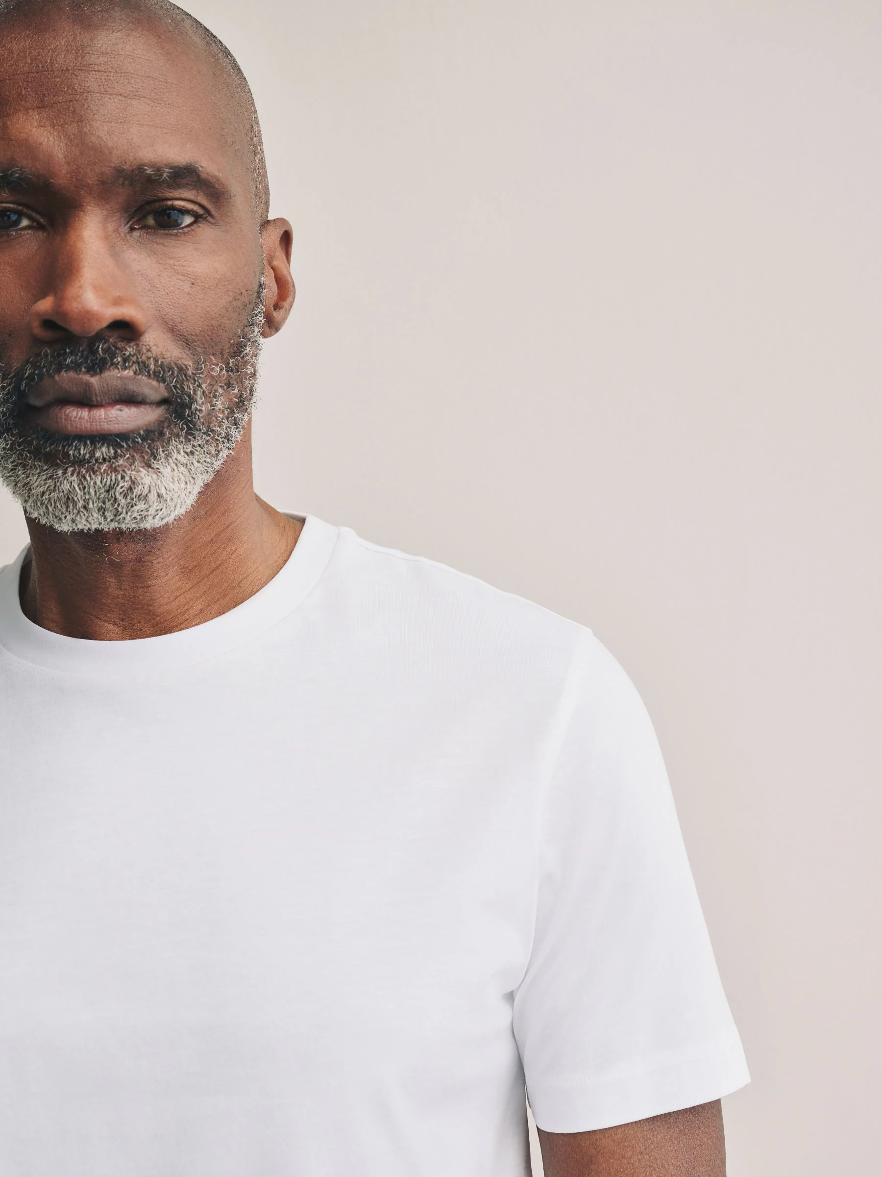 Wit - Slim Fit - Signature SUPIMA® Cotton Crew Neck T-Shirt