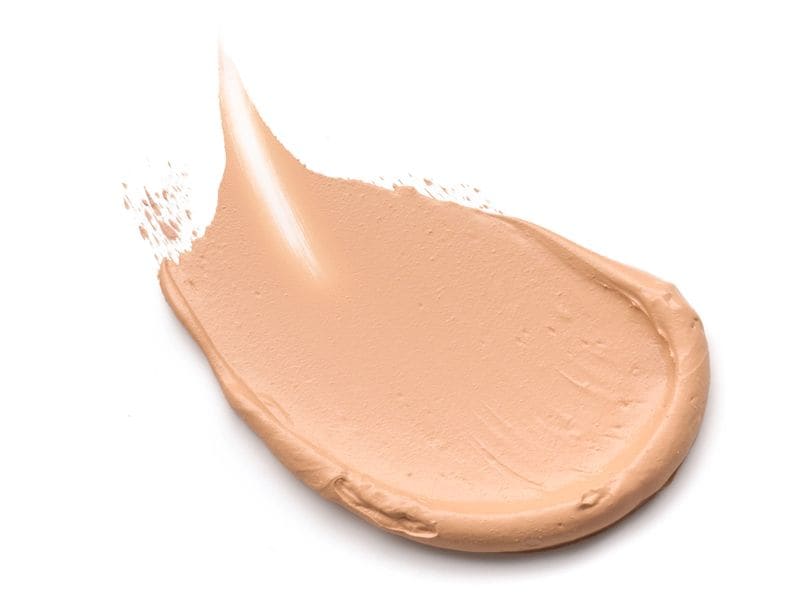 essence Foundation Stick 150 Foundation Stick in einem hellen Farbton mit warmem, rosigem Unterton