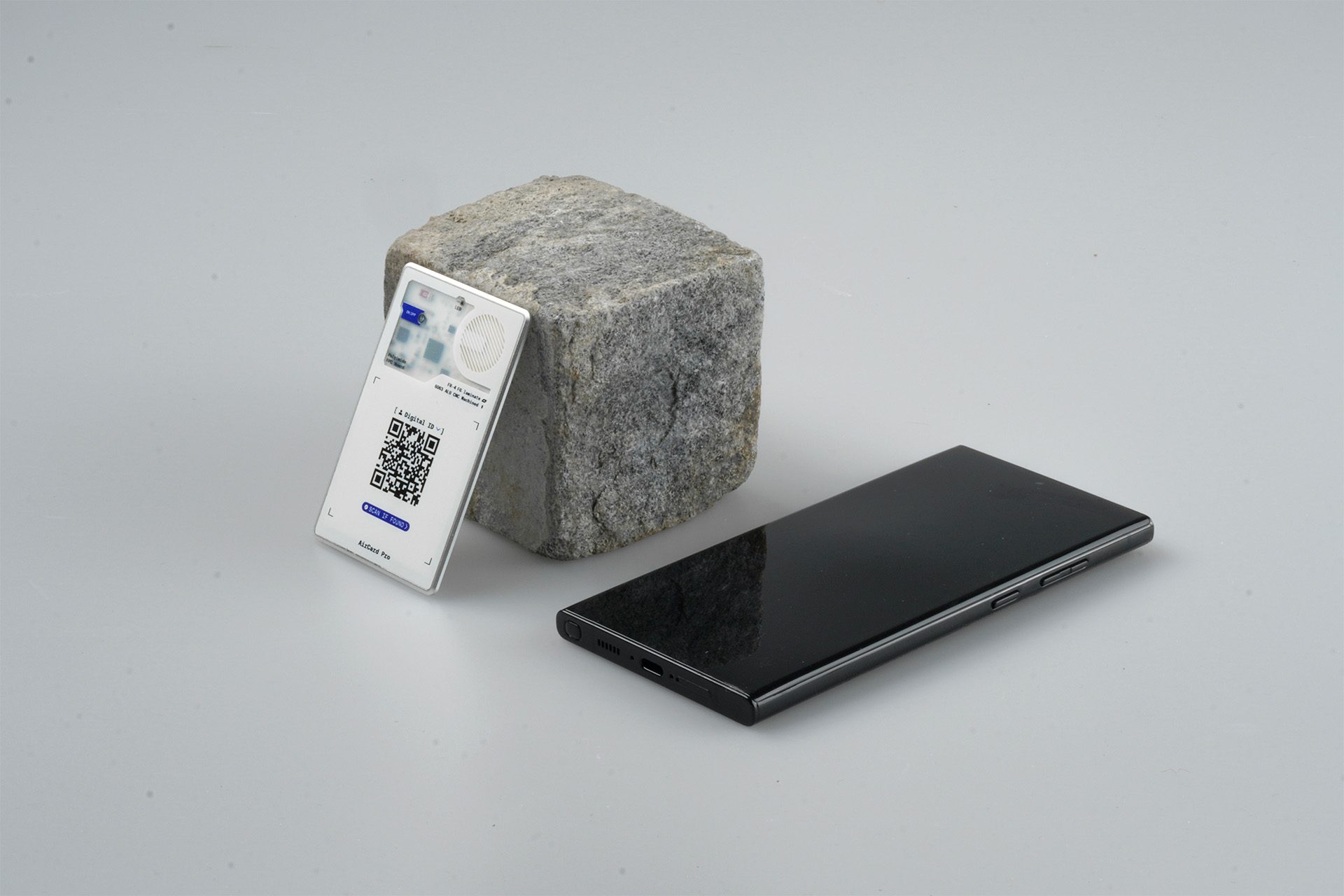Rolling Square AirCard Pro Tracker met Google Find My - White
