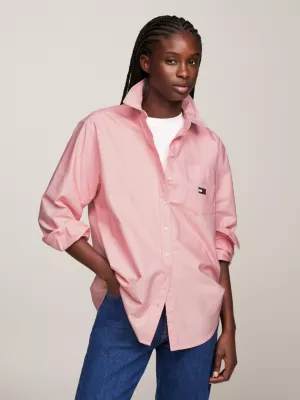 Camisa Oxford Boyfriend com Bolso e Patch de Emblema