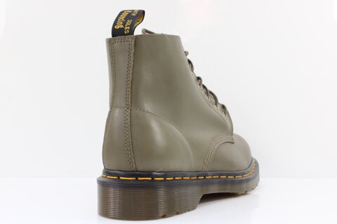 Dr. Martens Boots & Stiefel