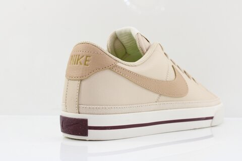 Nike Sneaker