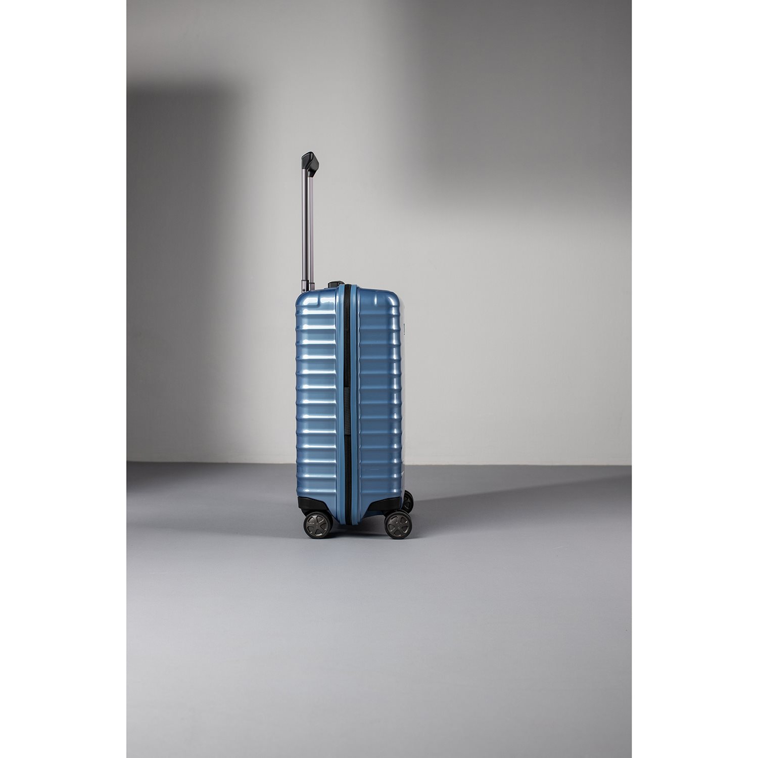 TITAN Litron 4 Wheel Trolley S ice blue