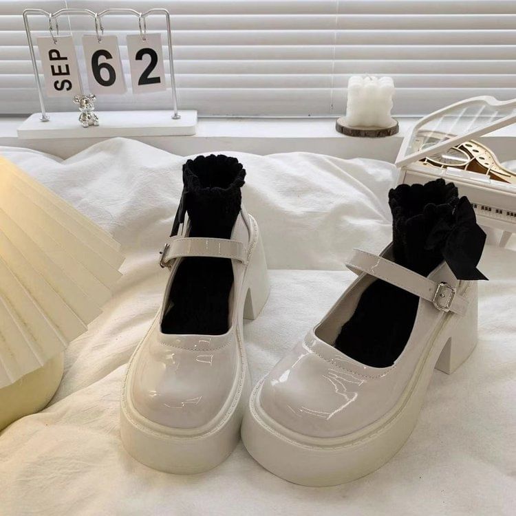 Bolitin - Mary Jane pumps met plateauzool en dikke hak