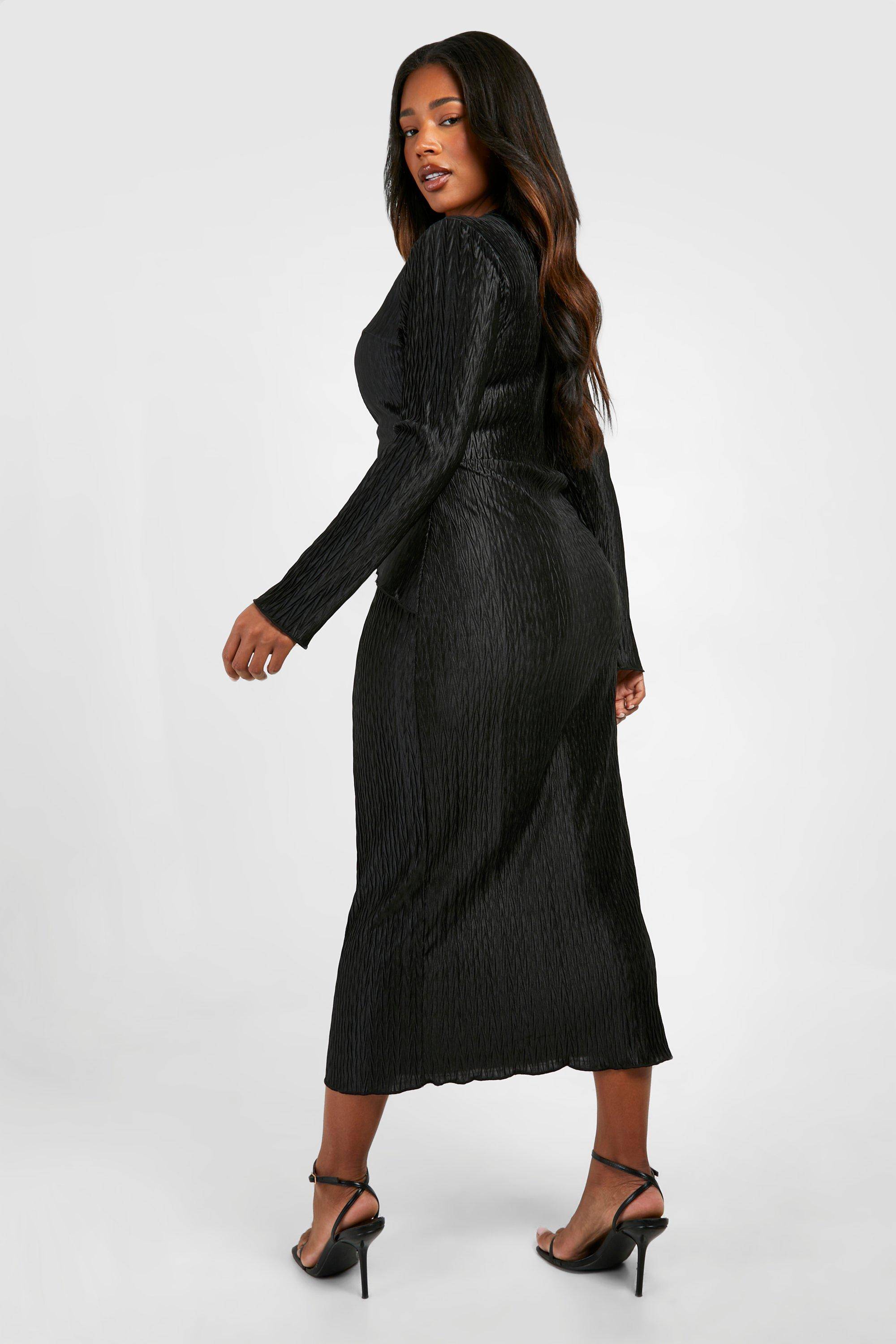 boohoo Plus Wave Robe midaxi plissée enveloppante