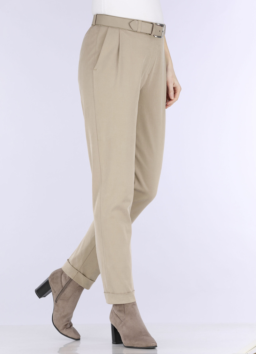 Knöchellange Hose in Schlupfform