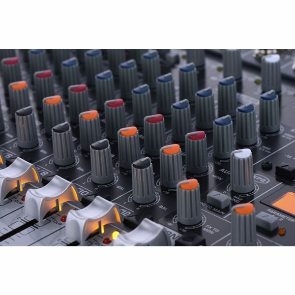 Behringer Xenyx QX1222USB