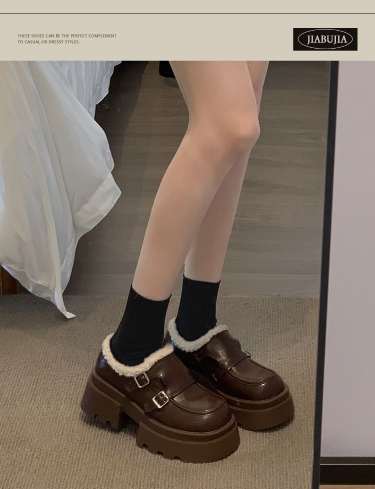 Anjay - Loafers met gesp, pluizige afwerking en dikke hak