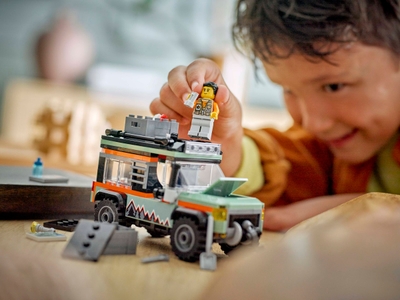 LEGO 4x4 terreinwagen voor in de bergen (60447)