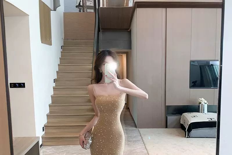 Aurora - Spaghettibandjes Maxi-jurk met effen strass
