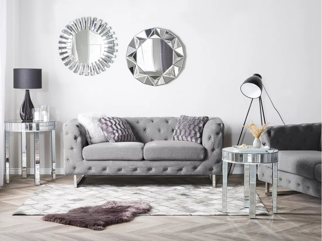 Canapé Chesterfield 2 places en tissu gris clair VISSLAND