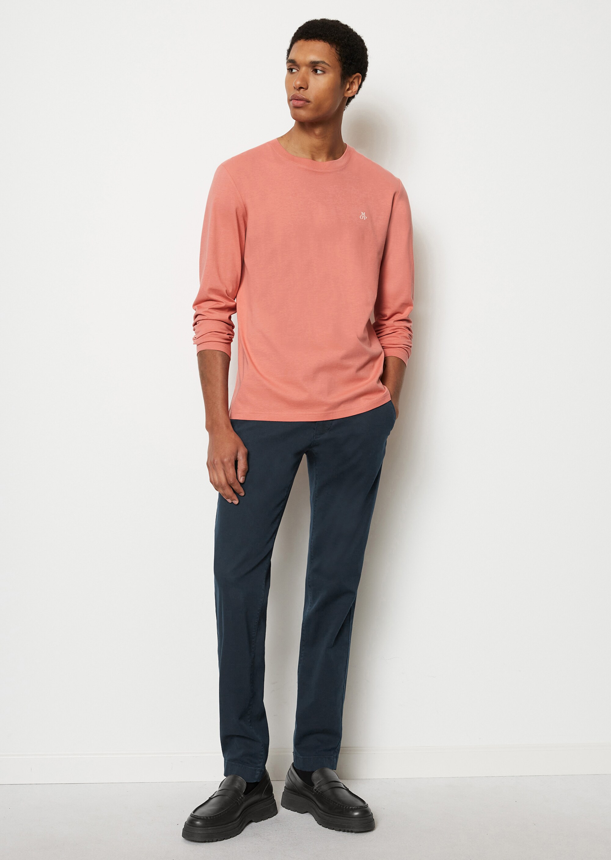 Longsleeve shaped aus reiner Bio-Baumwolle