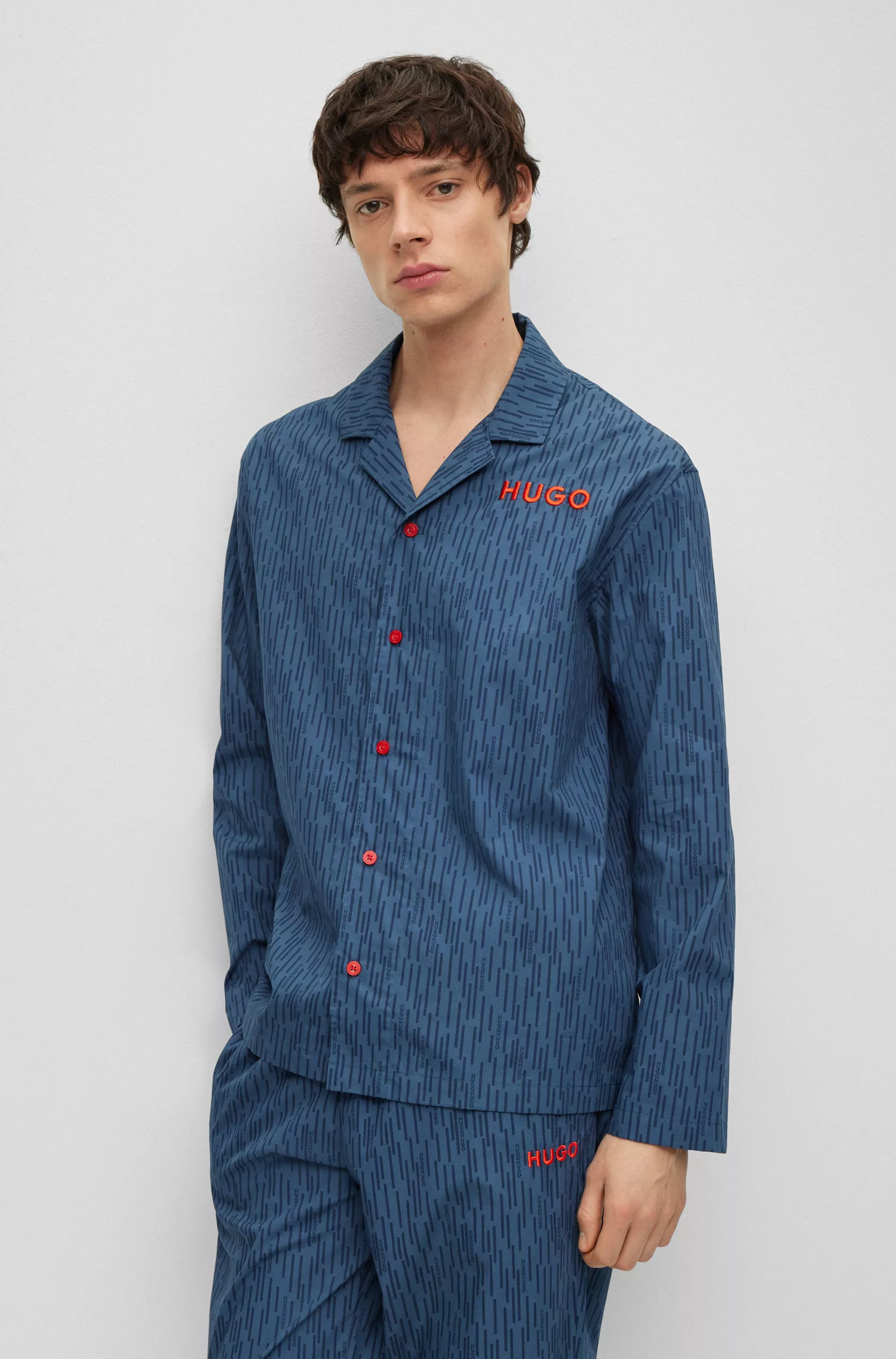 Pijama HUGO vermelho em popeline de algodão com estampa do logotipo inspirada na chuva.