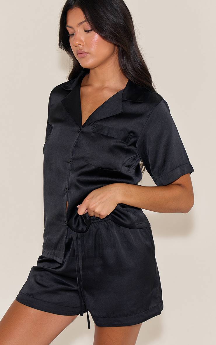 Noir Ensemble Pyjama Court En Satin À Manches Courtes