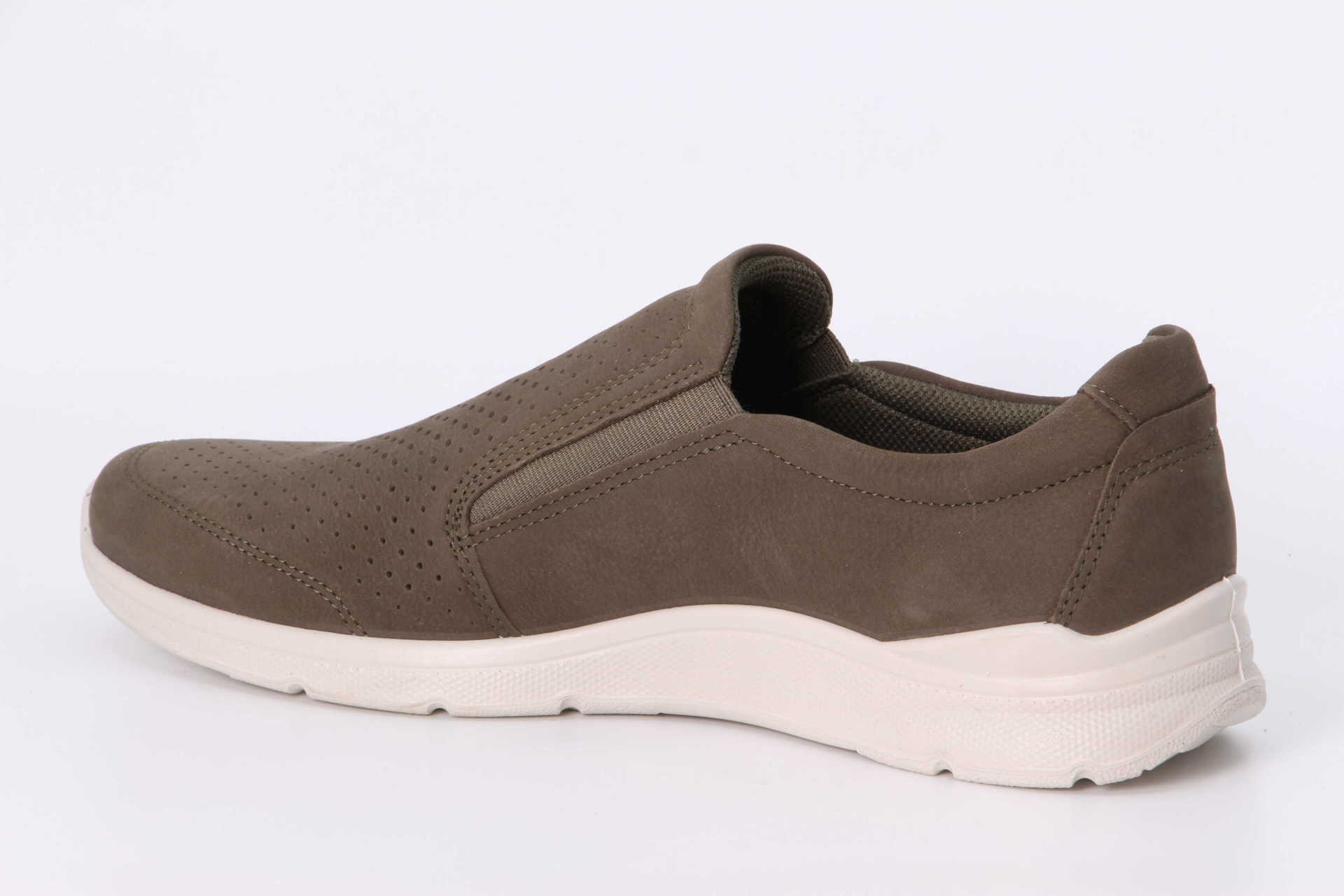 Ecco Irving tarmac