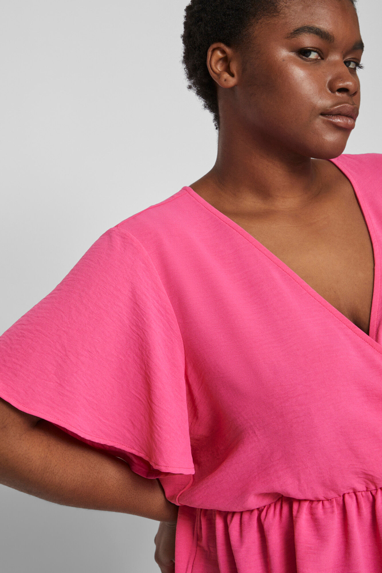 Blusa envelope de manga curta com mangas cruzadas e design evocado da Vila - Fúcsia