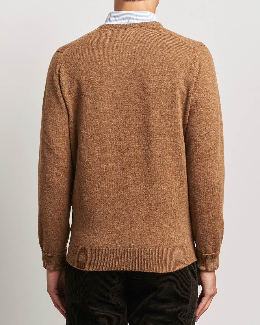 William Lockie Rob Lambswool V-Neck Savannah