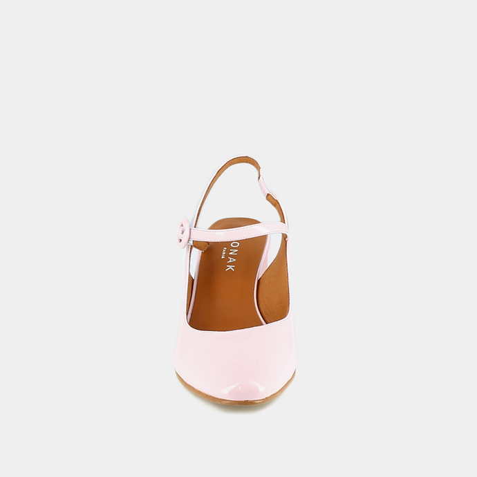 Salomés à talons et bouts pointus  en vernis rose clair