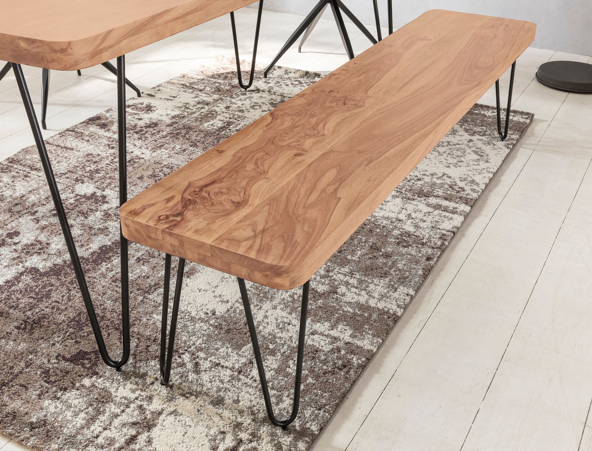 KADIMA DESIGN Sitzbank BALU Massivholz: Landhausstil, verschiedene Größen, Metallbeine, einfache Pflege