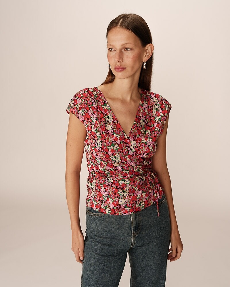GRACE & MILA<br>Blusa com decote transpassado e estampa floral PENNY