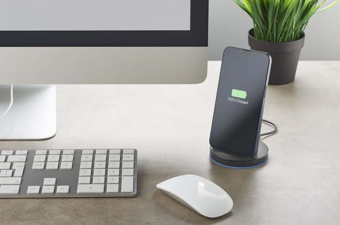 (15W) Podium Qi Wireless Charger Induktionsladegerät Ladestation (WIRELESTAND15WTYCK) - Schwarz