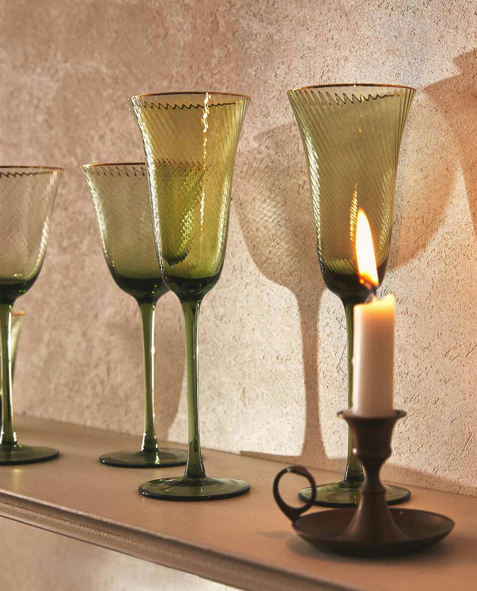 Taça de Natal com borda dourada