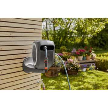 Gardena wandslangenbox Roll Up 15 grijs/wit meter incl. tuinspuit